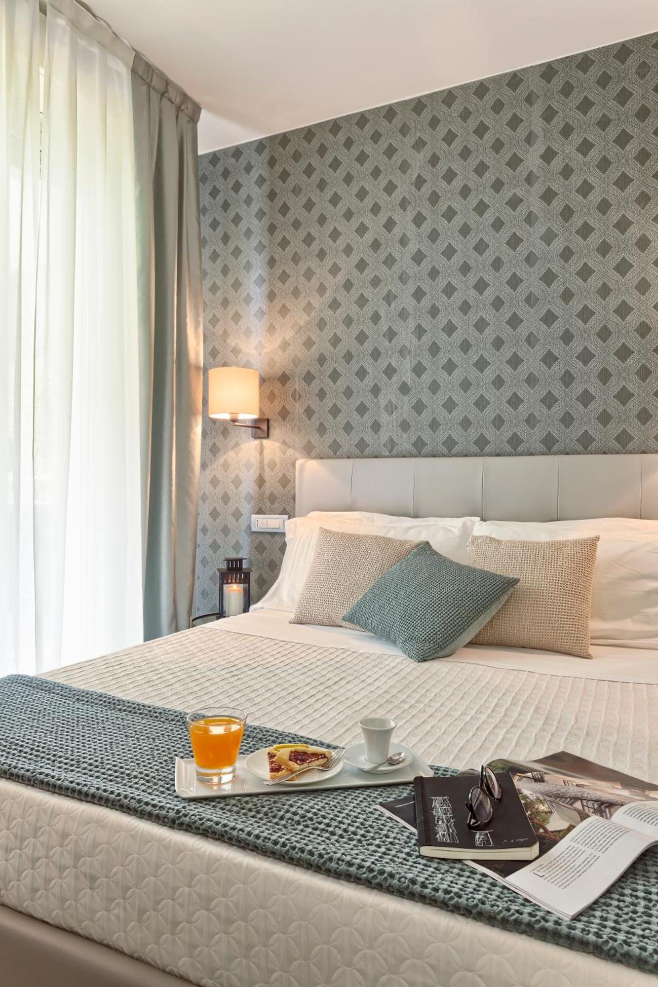 Hotel Lady Mary Милано Мартима Екстериор снимка