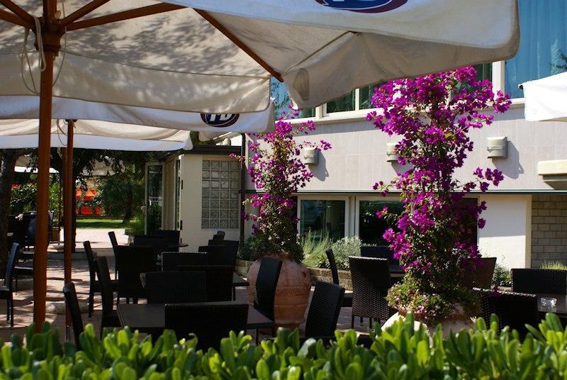 Hotel Lady Mary Милано Мартима Екстериор снимка