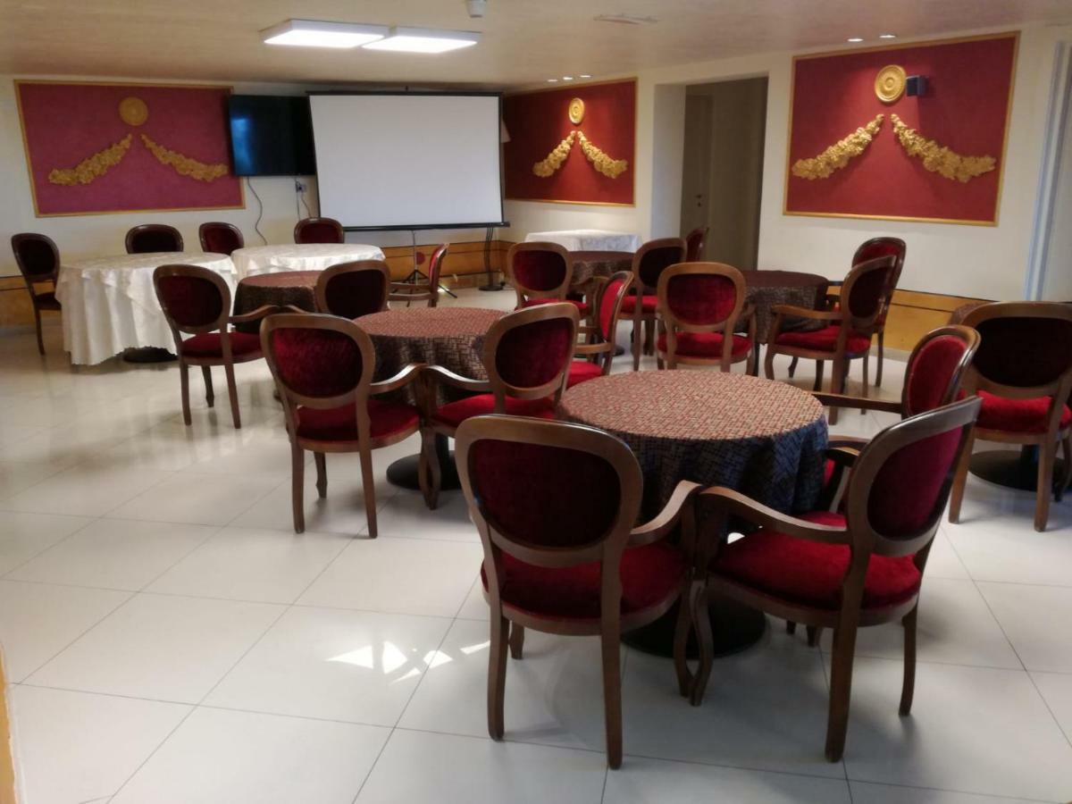 Hotel Lady Mary Милано Мартима Екстериор снимка